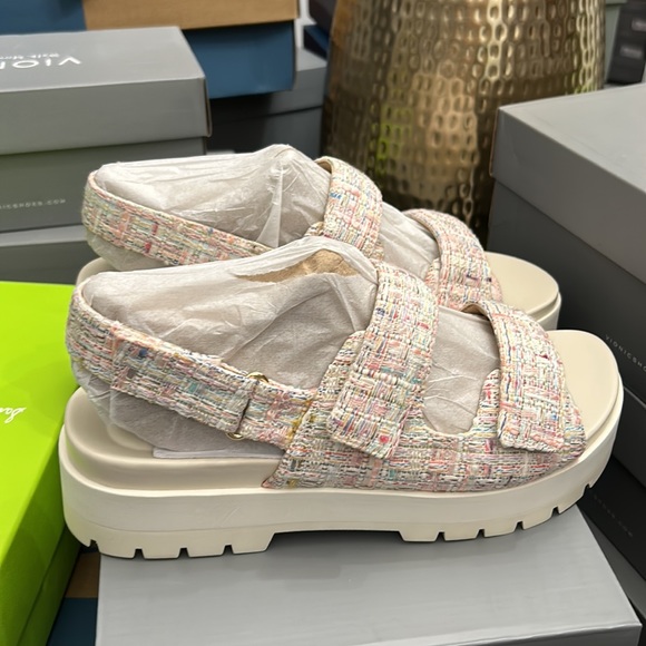 Vionic Marselle Women's Adjustable Lug Comfort Sandal - Picture 16 of 16